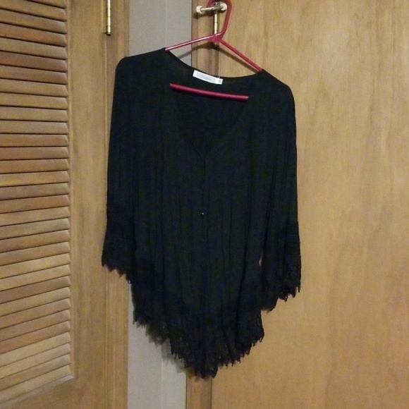 Solitaire Tops - Black shirt Solitaire Tops - Black shirt